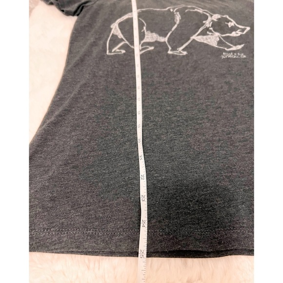 NWOT Alaskan Hand-Printed Women Slim Tee Bear Orig Design x Frost + Fur Sz Small - Picture 7 of 9